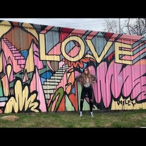 Meet your Posher, Abigail